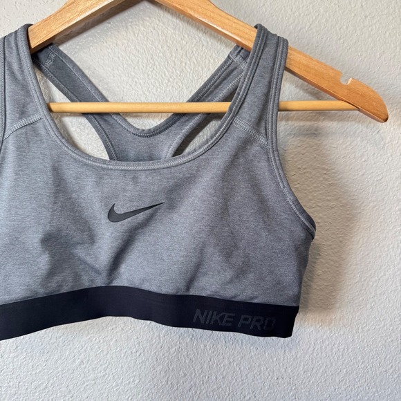 Nike Pro Dri-Fit Medium Gray Racerback Sports Bra Size Small - Picture 4 of 5